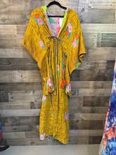 Load image into Gallery viewer, Reversible Kantha Robe
