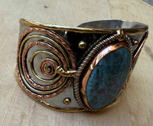 Load image into Gallery viewer, Mixed Metal Cuff with Stone
