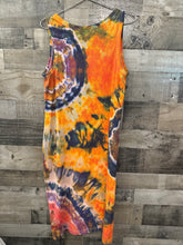 Load image into Gallery viewer, Gorgeous hand dress in a XXL.
