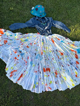 Load image into Gallery viewer, Outfit of the day - Day 3
