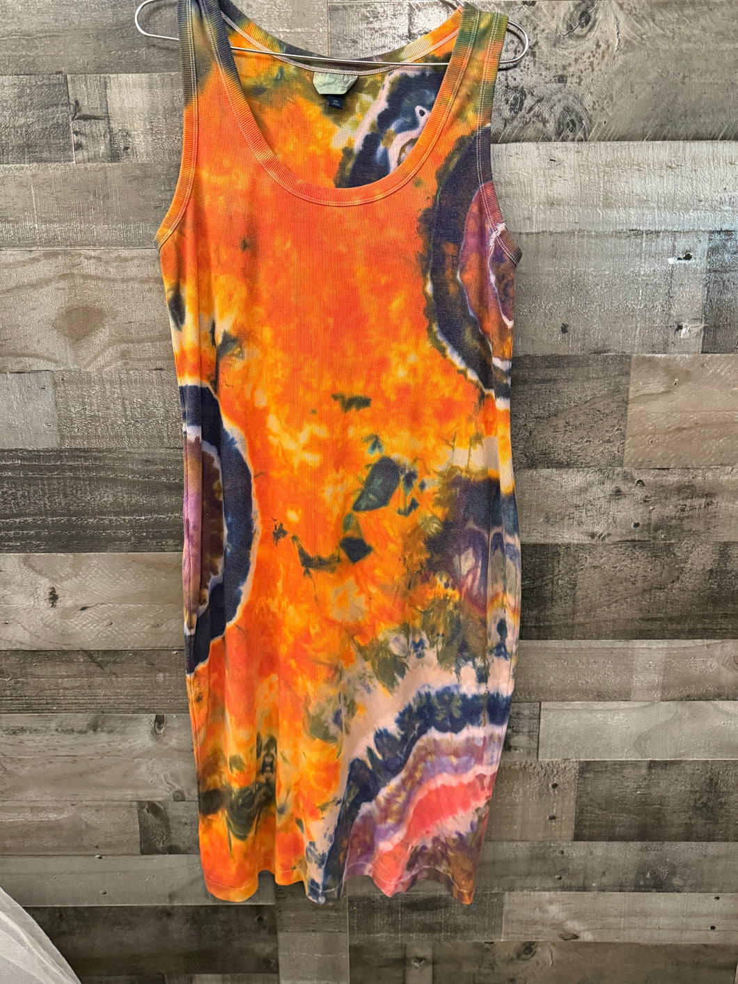 Gorgeous hand dress in a XXL.
