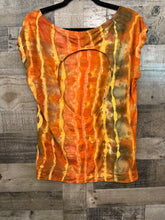 Load image into Gallery viewer, Hand Dyed Size Large Top

