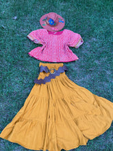 Load image into Gallery viewer, Outfit of the Day - Day 5
