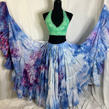 Load image into Gallery viewer, Meet Lavendar - This is a 25 yard skirt

