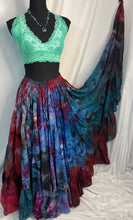 Load image into Gallery viewer, Meet Brandi - This is a 25 yard skirt
